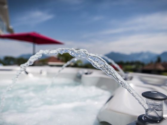Quelle est la différence entre un jacuzzi et un spa ?